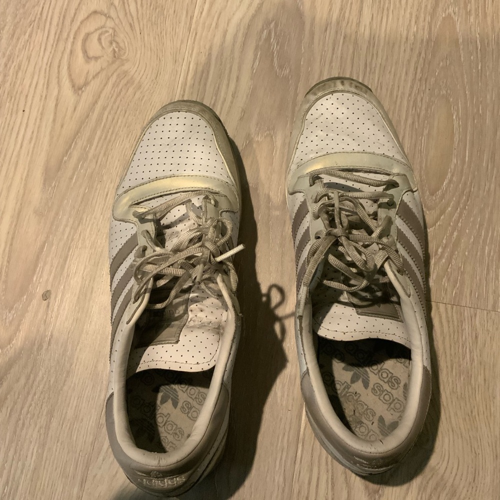 Los school adidas sneakers